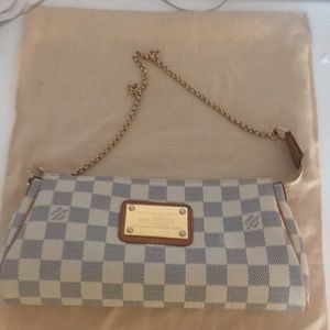Louis Vuitton Eva clutch